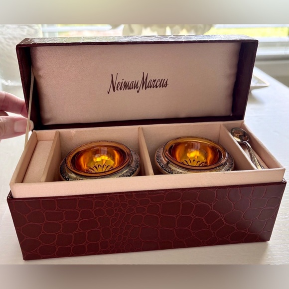 Neiman Marcus Vintage Godinger Silver and Gold Accent Salt Cellar Set - Picture 4 of 12